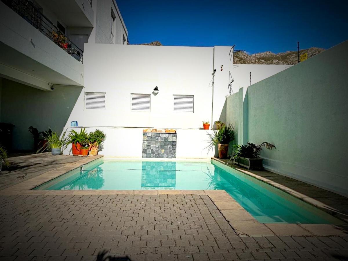 Bay-Side Apartment, Gordon'S Bay Экстерьер фото