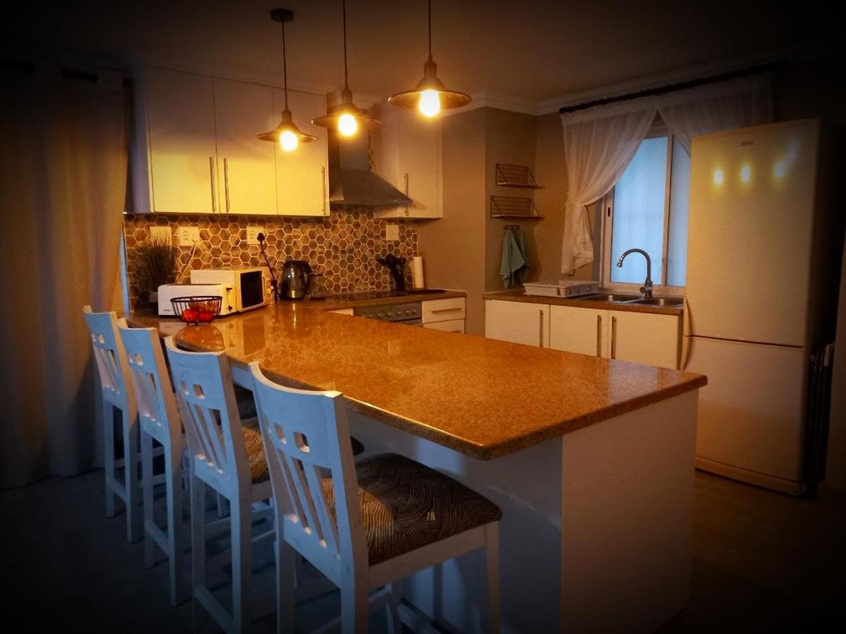 Bay-Side Apartment, Gordon'S Bay Экстерьер фото