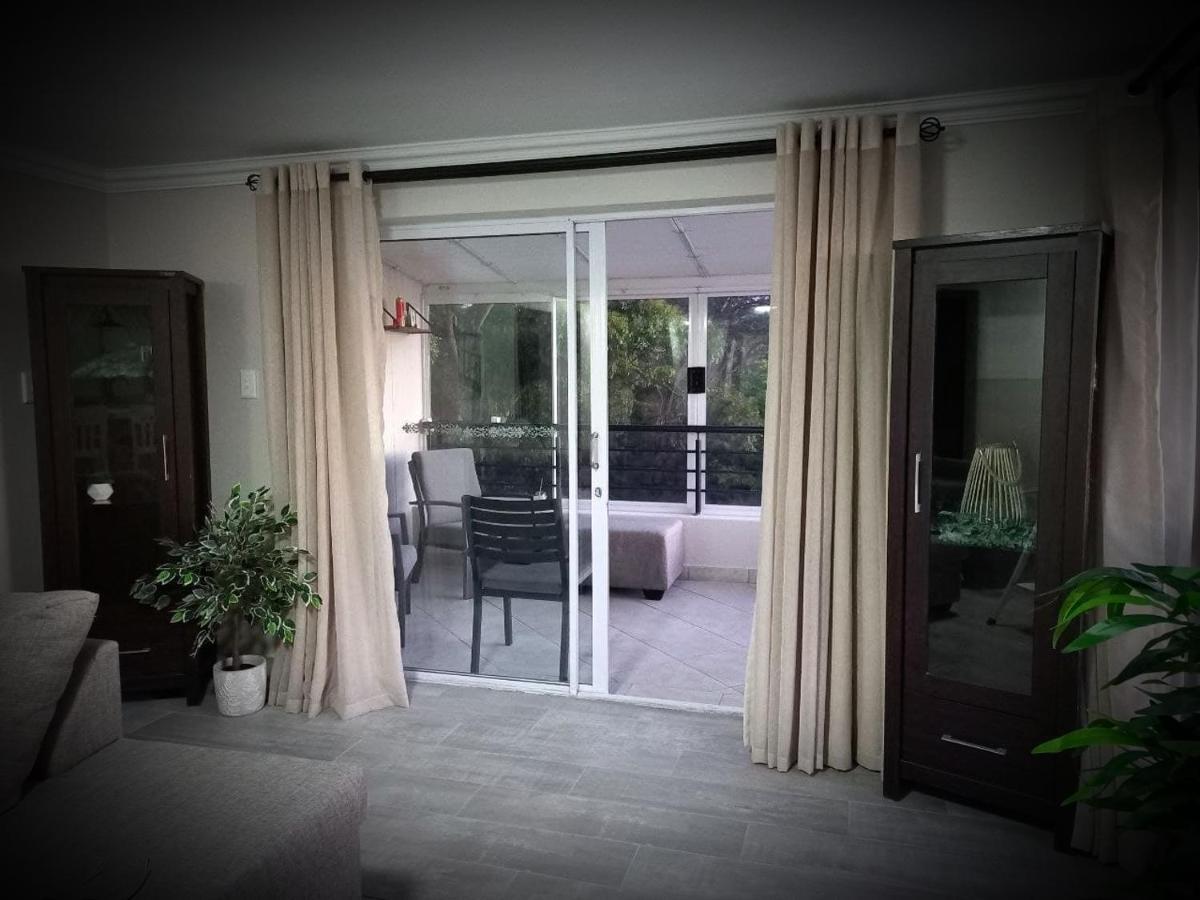 Bay-Side Apartment, Gordon'S Bay Экстерьер фото